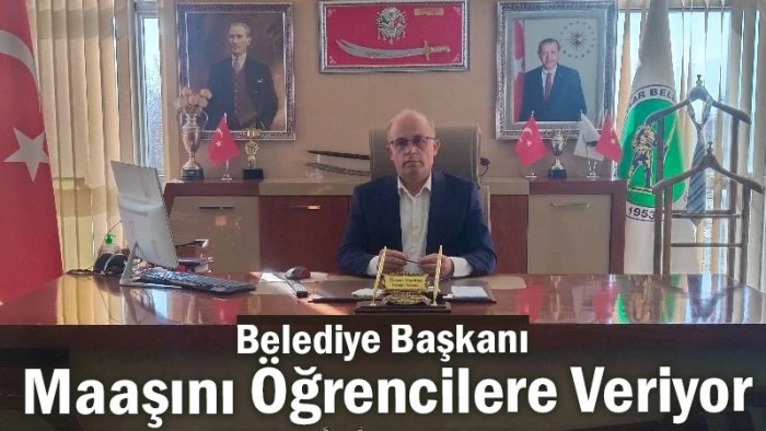 Belediye Başkanı Maaşını Öğrencilere Veriyor